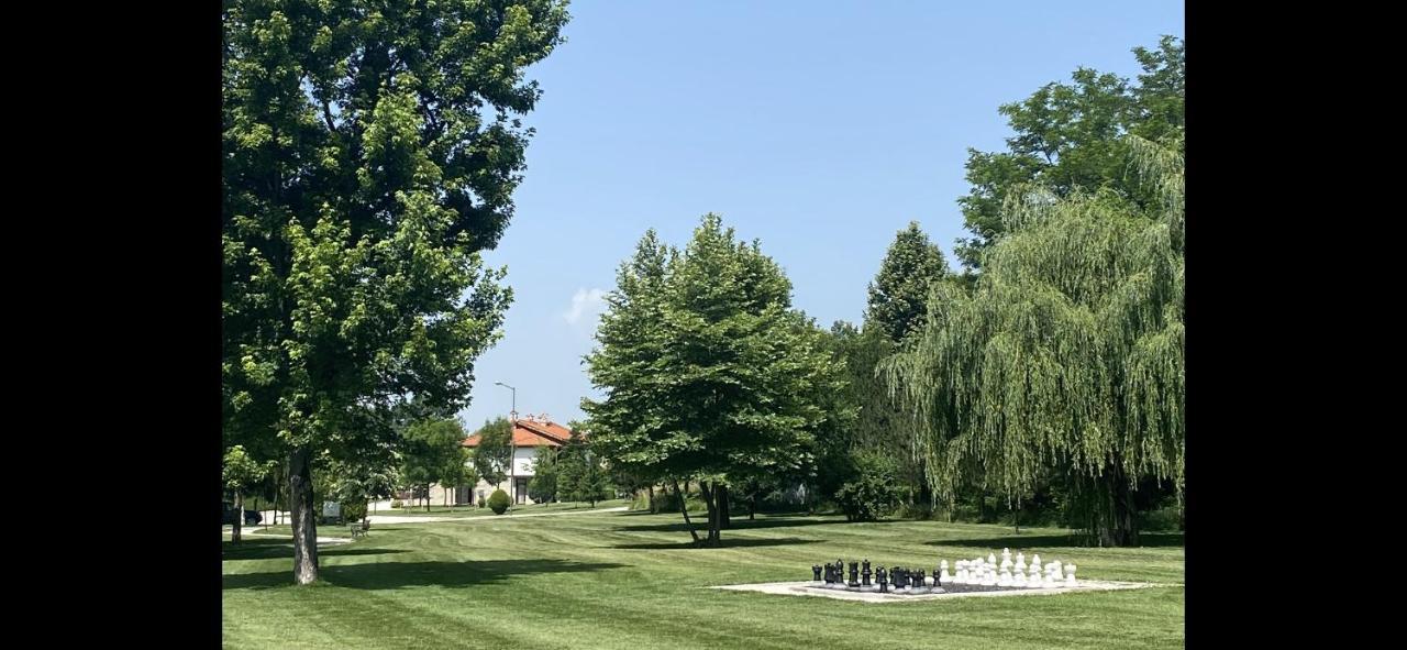 K'S Place Apartment Pravets Golf Resort Kültér fotó